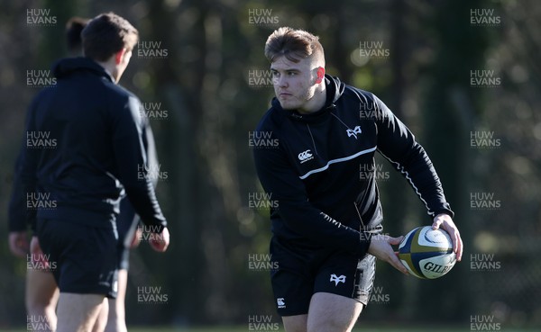 010218 - Ospreys Rugby Training - Ifan Phillips during training