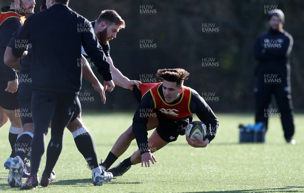 010218 - Ospreys Rugby Training - Tiaan Thomas Wheeler during training
