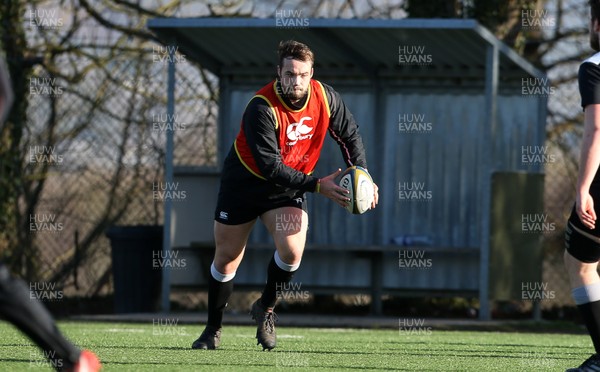 010218 - Ospreys Rugby Training - Alex Jeffries during training