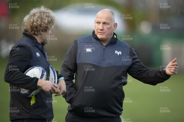 031219 - Ospreys Rugby Training - Mike Ruddock and Duncan Jones during training