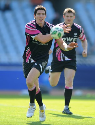 09.04.10 - Ospreys Rugby Training - James Hook in action during training. 