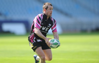 09.04.10 - Ospreys Rugby Training - Shane Williams in action during training. 