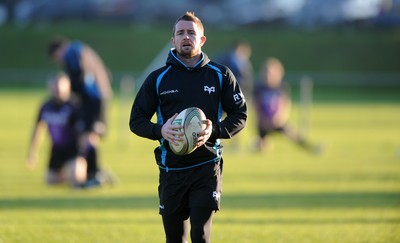 15.11.11 - Ospreys Rugby Training - Shane Williams during training. 