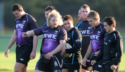 15.11.11 - Ospreys Rugby Training - Duncan Jones during training. 