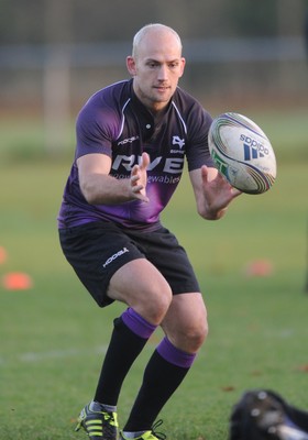 15.11.11 - Ospreys Rugby Training - Richard Fussell during training. 