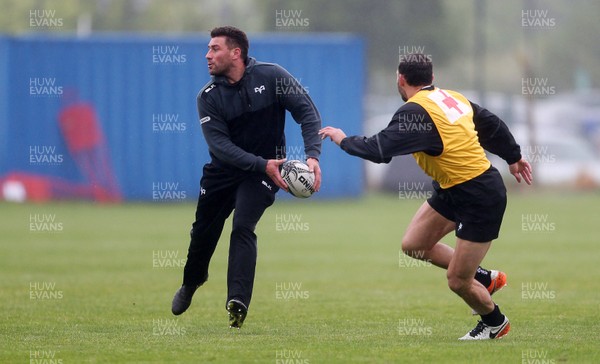 160517 - Ospreys Rugby Training in the lead up to their semi final game at Munster - Kieron Fonotia during training