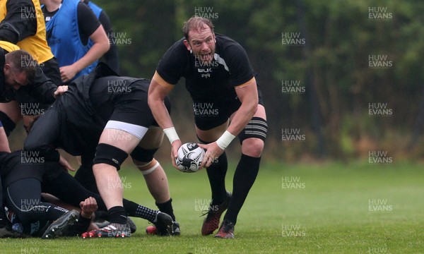 160517 - Ospreys Rugby Training in the lead up to their semi final game at Munster - Alun Wyn Jones during training