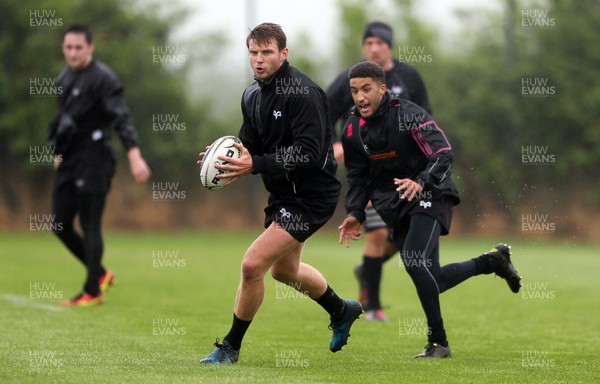 160517 - Ospreys Rugby Training in the lead up to their semi final game at Munster - Dan Biggar and Keelan Giles during training