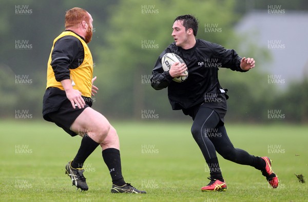 160517 - Ospreys Rugby Training in the lead up to their semi final game at Munster - Sam Davies during training