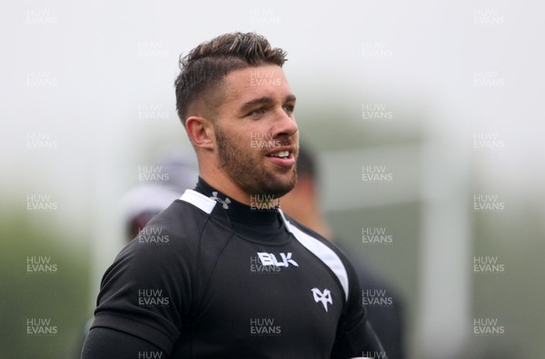 160517 - Ospreys Rugby Training in the lead up to their semi final game at Munster - Rhys Webb during training