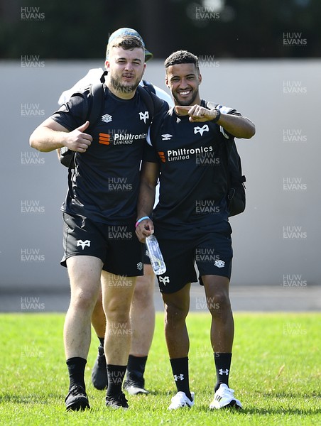 220322 - Ospreys Rugby Training at Stellenbosch Academy of Sport - Harri Deaves and Keelan Giles of Ospreys during a training session in South Africa