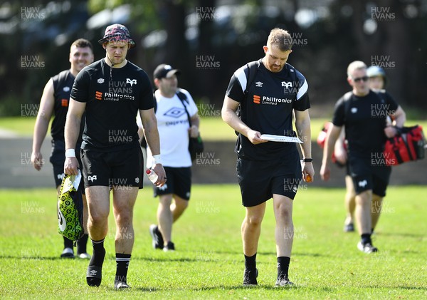 220322 - Ospreys Rugby Training at Stellenbosch Academy of Sport - Dan Lydiate and Sam Moore of Ospreys during a training session in South Africa