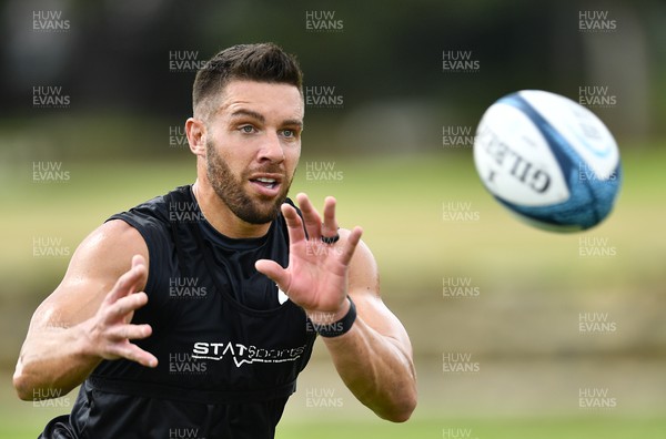 220322 - Ospreys Rugby Training at Stellenbosch Academy of Sport - Rhys Webb during training session in South Africa