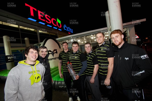 211112 - Ospreys fun evening at Tesco Fforestfach, Swansea 