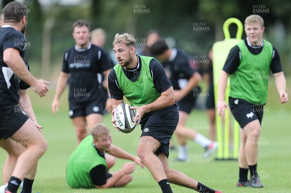 270721 - Ospreys Training session - Will Griffiths during training