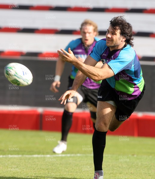 08.10.10 - Ospreys Training, Toulon... Mike Phillips trains in the Stade Mayol in Toulon. 