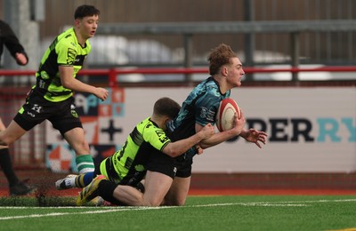 160225  Ospreys U18s v Dragons U18s, WRU Regional Age Grade Semi Final - Noah Mason of Ospreys races in to score try