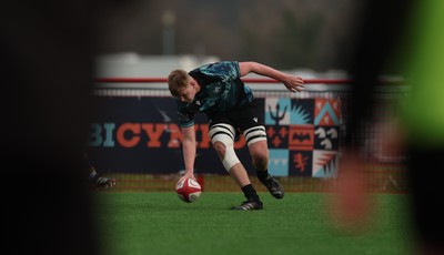 160225  Ospreys U18s v Dragons U18s, WRU Regional Age Grade Semi Final - Alfie Thomas of Ospreys scores try