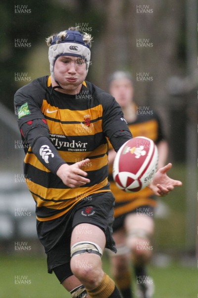 22.11.09 Osprey's U18's v Gogledd Cymru U18's - Regional Age Grade Championship - Gogledd's Tom Parry in action. 