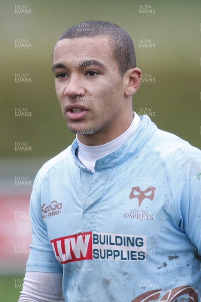 22.11.09 Osprey's U18's v Gogledd Cymru U18's - Regional Age Grade Championship - Ospreys' Eli Walker. 