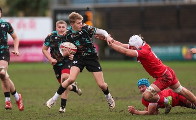 080226 - Ospreys U18 v Scarlets U18, WRU Regional Age Grade Championship - Cai Davies of Ospreys breaks for the line