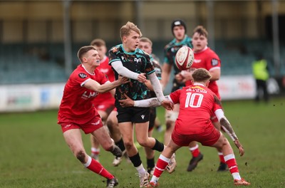 080226 - Ospreys U18 v Scarlets U18, WRU Regional Age Grade Championship - Cai Davies of Ospreys breaks for the line