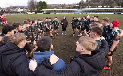 080226 - Ospreys U18 v Scarlets U18, WRU Regional Age Grade Championship - Ospreys huddle up at the end of the match