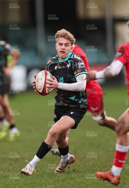 080226 - Ospreys U18 v Scarlets U18, WRU Regional Age Grade Championship - Cai Davies of Ospreys breaks for the line