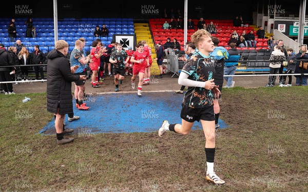 080226 - Ospreys U18 v Scarlets U18, WRU Regional Age Grade Championship - The teams run out at The Gnoll