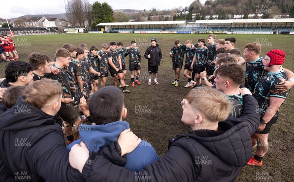 080226 - Ospreys U18 v Scarlets U18, WRU Regional Age Grade Championship - Ospreys huddle up at the end of the match
