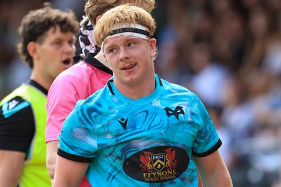 160826 - Ospreys U18 v Scarlets U18 - WRU Regional Age Grade Championship - Finn Lewis of Ospreys u18