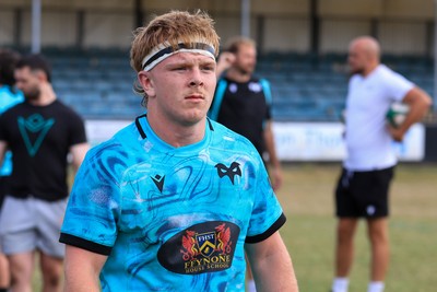 160826 - Ospreys U18 v Scarlets U18 - WRU Regional Age Grade Championship -Finn Lewis of Ospreys u18