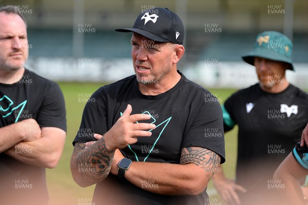 240825 - Ospreys U18s v Cardiff Rugby U18s - Ospreys team huddle at full time 