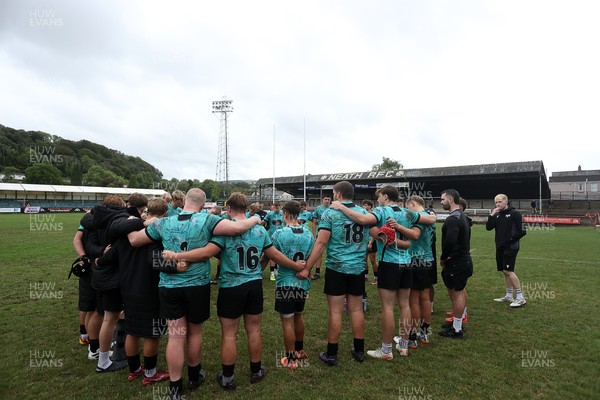 300826 - Ospreys U18s v Dragons U18s - RAG - Ospreys team huddle at full time