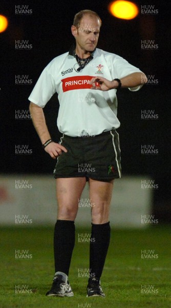 100107 - Under 20 WRU Reebok Regional Championship Final 2006/2007 - Ospreys U20 v Blues U20 - Referee Hugh Watkins 