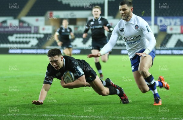 020218 - Ospreys v Bath Rugby, Anglo Welsh Cup - Dewi Cross of Ospreys dives in to score try