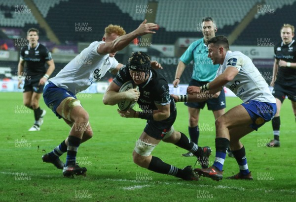 020218 - Ospreys v Bath Rugby, Anglo Welsh Cup - Sam Cross of Ospreys charges through the Bath defence to score try