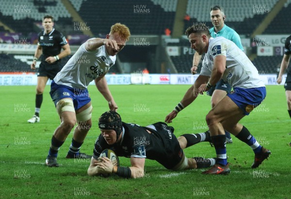 020218 - Ospreys v Bath Rugby, Anglo Welsh Cup - Sam Cross of Ospreys charges through the Bath defence to score try