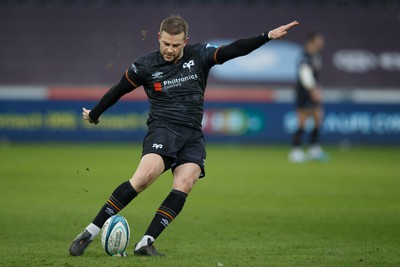 040323 - Ospreys v Benetton - United Rugby Championship - Stephen Myler of Ospreys attempts a conversion