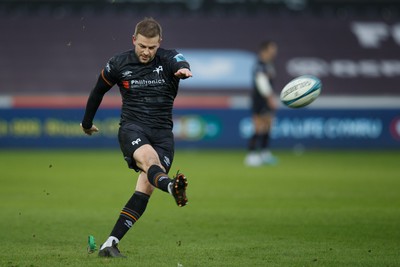 040323 - Ospreys v Benetton - United Rugby Championship - Stephen Myler of Ospreys attempts a conversion