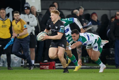 040323 - Ospreys v Benetton - United Rugby Championship - Iestyn Hopkins of Ospreys on the attack