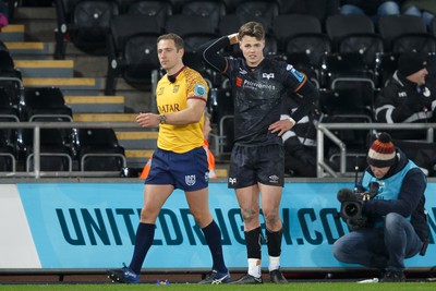 040323 - Ospreys v Benetton - United Rugby Championship - Jack Walsh of Ospreys attempts a conversion to win the match at the end of the game