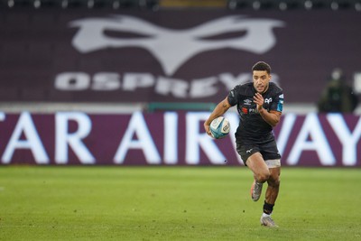 040323 - Ospreys v Benetton - United Rugby Championship - Keelan Giles of Ospreys on the attack