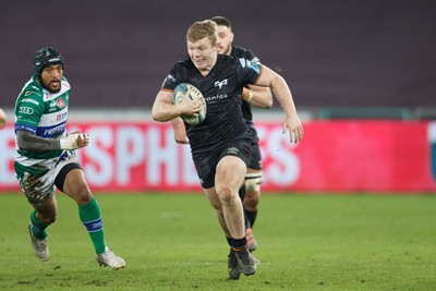 040323 - Ospreys v Benetton - United Rugby Championship - Keiran Williams of Ospreys