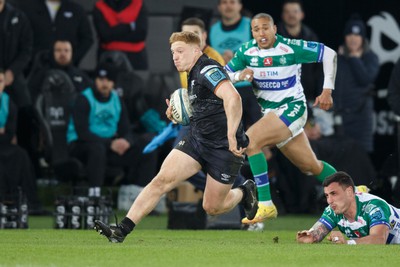 040323 - Ospreys v Benetton - United Rugby Championship - Iestyn Hopkins of Ospreys on the attack