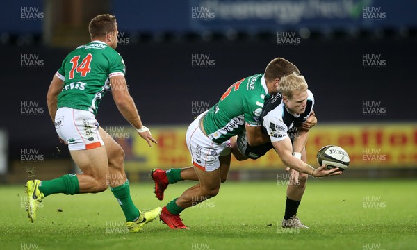 220918 - Ospreys v Benetton Rugby - Guinness PRO14 - Aled Davies of Ospreys is tackled by Luca Sperandio of Benetton
