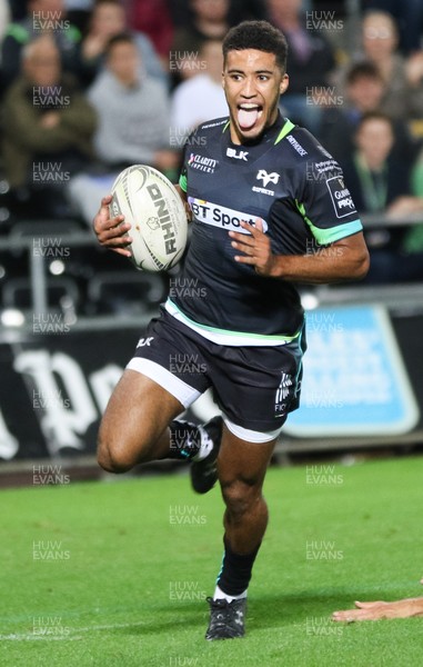 170916 - Ospreys v Benetton Treviso, Guinness PRO12 - Keelan Giles of Ospreys