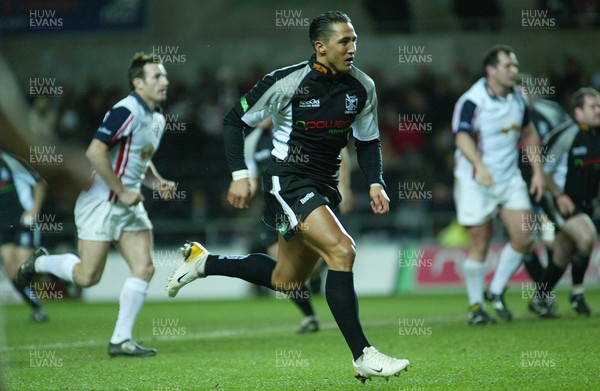 170206 Ospreys v Borders Ospreys Gavin Henson returns to the field after his ban 