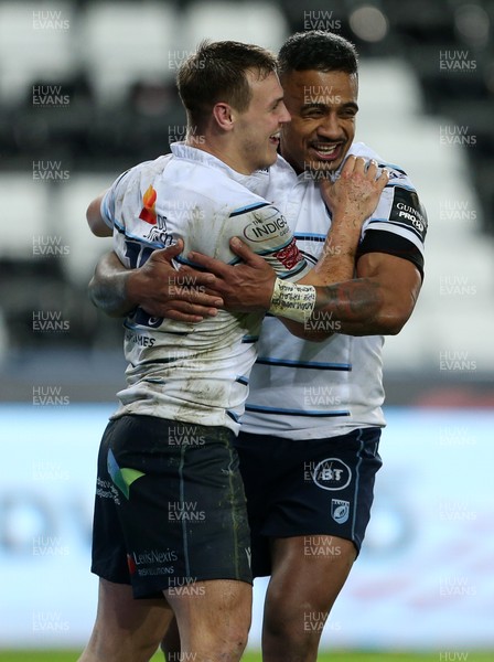 211219 - Ospreys v Cardiff Blues - Guinness PRO14 - Jarrod Evans of Cardiff Blues celebrates scoring a try with Rey Lee-Lo