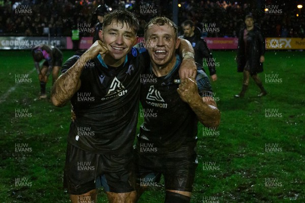 010124 - Ospreys v Cardiff Rugby - United Rugby Championship - Dan Edwards and Luke Davies of Ospreys celebrate at the end of the match